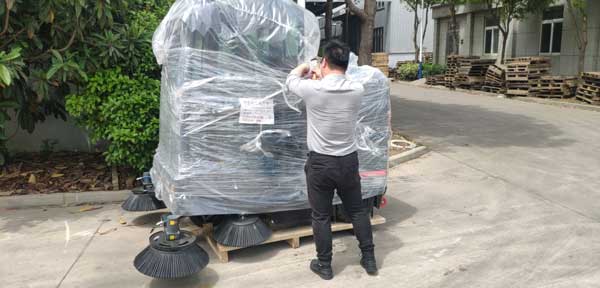 廣州造紙選擇專業(yè)清潔設(shè)備-揚子掃地機(jī)